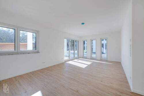 Wohnzimmer - 3 Zimmer Etagenwohnung zum Kaufen in Woltersdorf