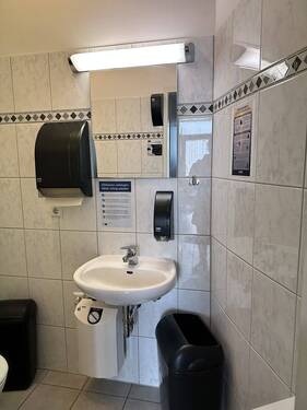 Blick in den Sanitärbereich - 