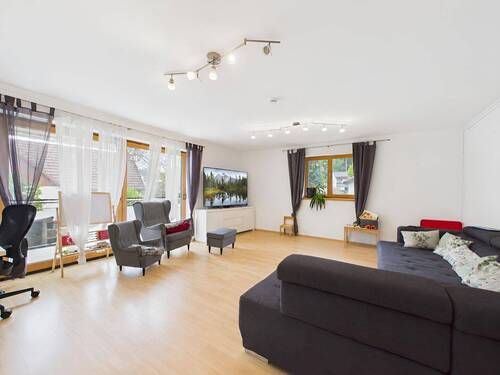 Wohnzimmer - 4 Zimmer Etagenwohnung zum Kaufen in Kirchseeon
