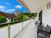 Südbalkon mit Markise - Etagenwohnung mit 142,00 m&sup2; in Kirchseeon zum Kaufen