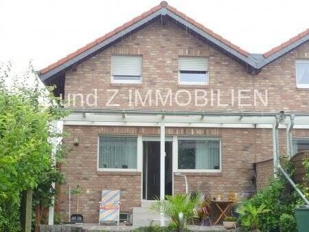 Rückansicht - ** Zuhause im Glück - Doppelhaushälfte mit schönem Gartengrundstück und Teich **