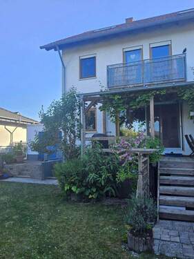 Ansicht vom Garten - 7 Zimmer Doppelhaushälfte in Dettenheim