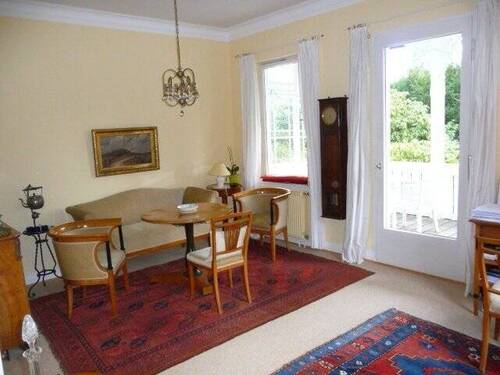 Wohnzimmer - 7 Zimmer Einfamilienhaus zum Kaufen in Bad Herrenalb