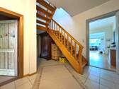 Flur - 9 Zimmer Mehrfamilienhaus, Wohnhaus in Süderhackstedt