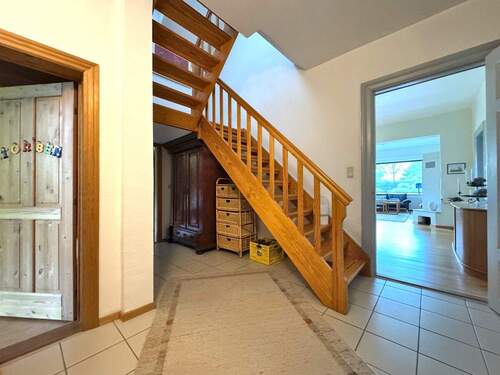 Flur - 9 Zimmer Mehrfamilienhaus, Wohnhaus in Süderhackstedt