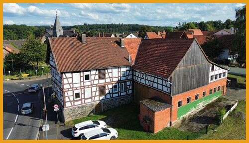 Seitenansicht - 8 Zimmer Einfamilienhaus zum Kaufen in Alsfeld / Eifa