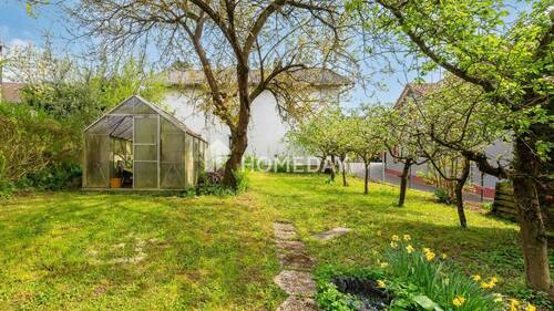 Ausblick - Mehrfamilienhaus, Wohnhaus mit 220,50 m&sup2; in Runkel-Ennerich zum Kaufen
