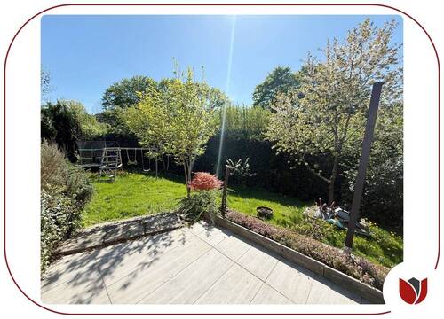 Blick von der Terrasse in den eigenen Garten - 