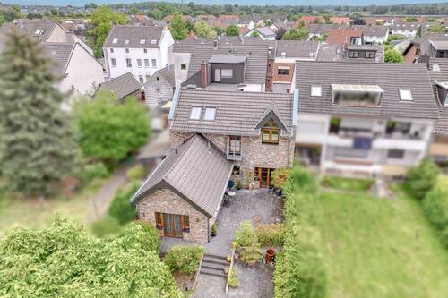 Geislarstr-27.JPG - Gebäude-Ensemble mit drei Haustüren