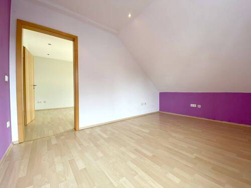 Schlafzimmer_OG_02.JPG - 