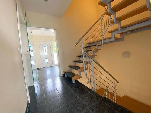 Eingang und Treppenhaus_EG.JPG - 