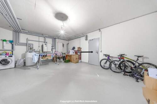 Untergeschoss/Keller mit Zugang TG - 