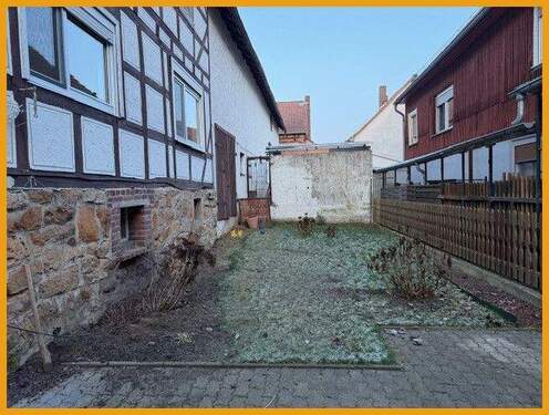 kleine Gartenfläche - 5 Zimmer Mehrfamilienhaus, Wohnhaus in Willingshausen / Wasenberg