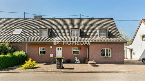 Außenansicht 2 - Wohnen im Grünen: Idyllische DHH mit Einliegerwohnung, großem Garten, viel Platz und Pool in Neuwerk