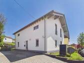 mit Einfahrt und Stellplätzen - 6 Zimmer Mehrfamilienhaus, Wohnhaus zum Kaufen in Illingen / Hüttigweiler