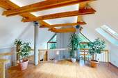 Wohnzimmer oben mit Galerie - 