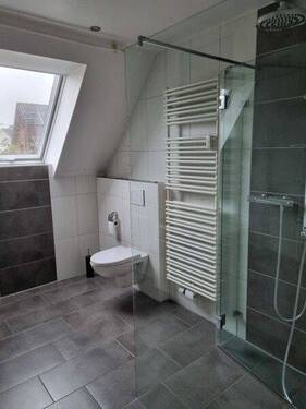 EschBadezimmer DG - 6 Zimmer Mehrfamilienhaus, Wohnhaus in Bad Iburg