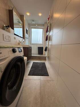 Bad.jpg - Etagenwohnung mit 72,00 m&sup2; in Nürnberg zum Kaufen