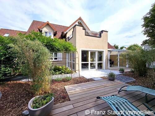 Garten - Einfamilienhaus mit 265,90 m&sup2; in Großostheim zum Kaufen