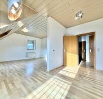 Charmante 2-Zimmer-Dachgeschosswohnung in Thalmassing