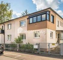 Doppelhaushälfte mit Garten, 5 Zimmern und Ausbaupotenzial in Stuttgart Rot