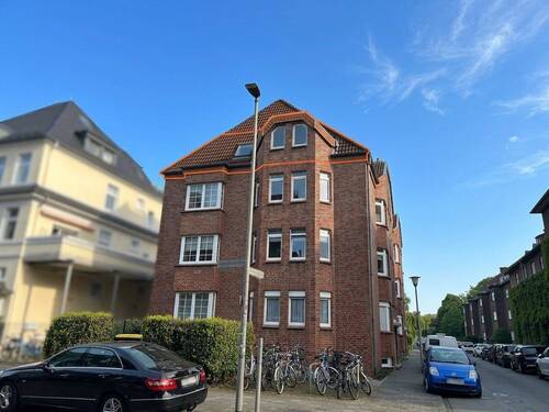 Außenansicht - Bezugsfreie 2-Zimmer-Eigentumswohnung mit Loggia im beliebten Kreuzviertel