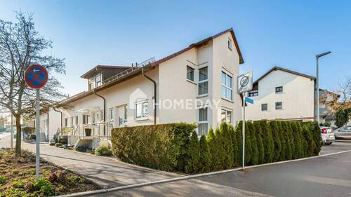 Außenansicht 2 - Gepflegt, gut gelegen und bezugsfertig - Reihenendhaus mit Garage, Stellplatz, Garten und Terrasse!