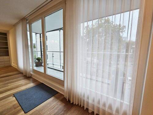 Balkon - Etagenwohnung mit 117,00 m² in Solingen zur Miete