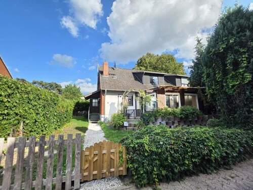 Hausansicht - Doppelhaushälfte in Steinhude - 339.000,00&nbsp;EUR Kaufpreis, ca.&nbsp; 130,00&nbsp;m&sup2;&nbsp;Wohnfl&auml;che