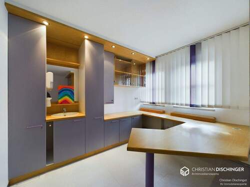 Behandlungszimmer - 9 Zimmer Büro zur Miete in Nittendorf