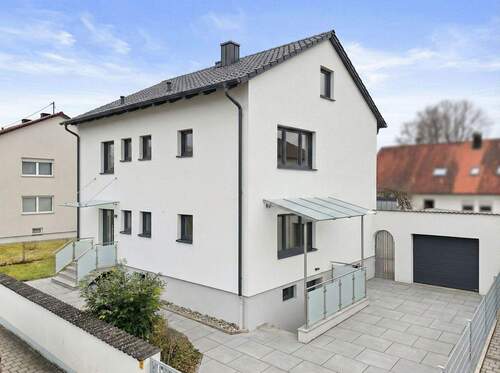 Beispielfoto - neue Fassadengestaltung / Vordächer / Pflaster - 