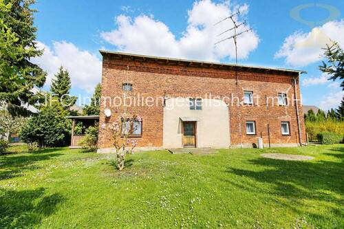 Hausansicht / Grundstücksseite - 