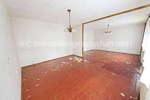 Wohnzimmer im EG - 