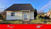 Hausansicht - Charmantes Familienparadies in Borna