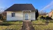 Hausansicht - 5 Zimmer Einfamilienhaus zum Kaufen in Borna