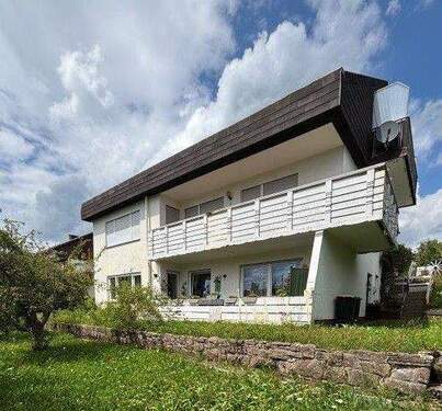 02 - BW 2726: 3,5 Zi.- Eigentumswohnung und 2-Zi.-Einliegerwohnung unter einem Dach in Unterkirnach