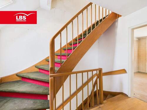Treppe zum Dachboden - 