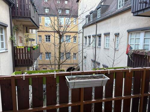 Balkon (Südseite) - 1 Zimmer Etagenwohnung in Nürnberg