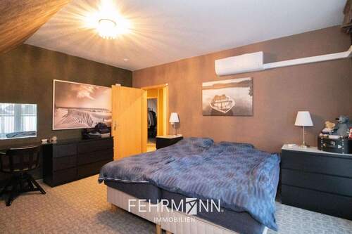 Dachgeschoss-Elternschlafzimmer - 