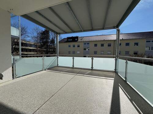 Balkon - 4-ZKB zentral in Kissing mit großen Balkon, Keller und Garage