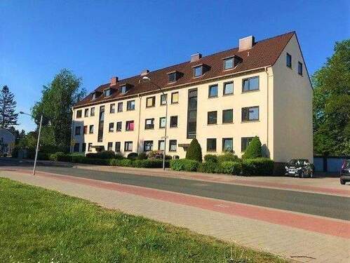 Ansicht vorne.jpg - frisch renovierte 3,5 Zimmer-Wohnung sofort frei