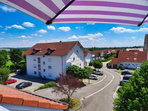 Fernblick Dachterrasse Richtung Süden - 2 Zimmer Etagenwohnung zur Miete in Kirchdorf an der Iller