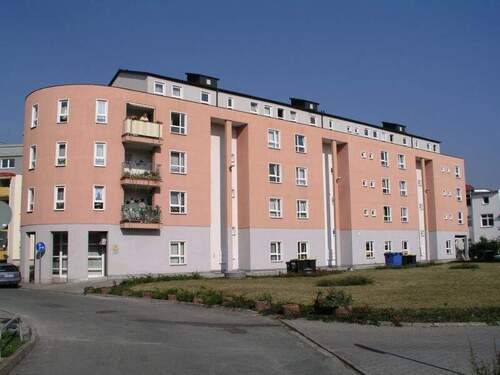 Hausansicht - Zentrale 2-Raumwohnung mit Balkon