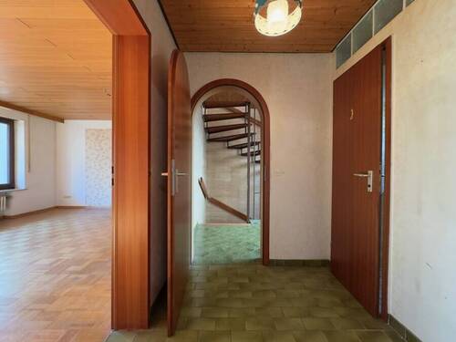 EG Flur - 5 Zimmer Reihenmittelhaus in Markgröningen