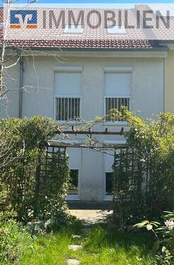 hintere Hausansicht - 3 Zimmer Doppelhaushälfte zum Kaufen in Bad Klosterlausnitz