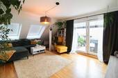 Wohnen (2) - Freistehende 3 Zimmer Dachgeschosswohnung in Leipzig Stötteritz mit Aufzug und Loggia