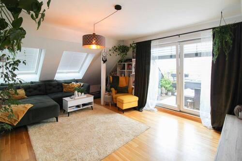Wohnen (2) - Freistehende 3 Zimmer Dachgeschosswohnung in Leipzig Stötteritz mit Aufzug und Loggia