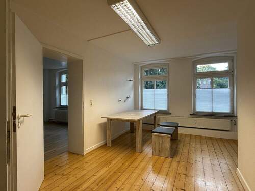 Gewerbe EG links Büro - 