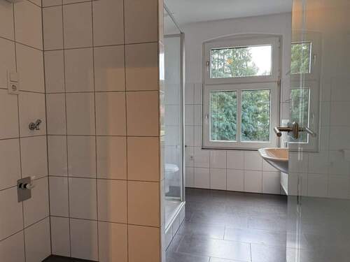 Badezimmer 1. OG hinten - 