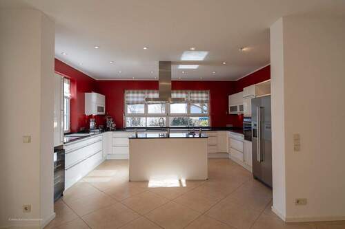 Küche - Doppelhaushälfte mit 282,40 m&sup2; in Unterhaching zum Kaufen